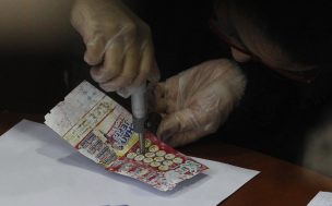 Realizan peritajes a cartón de segunda persona que dice ser ganadora del Kino