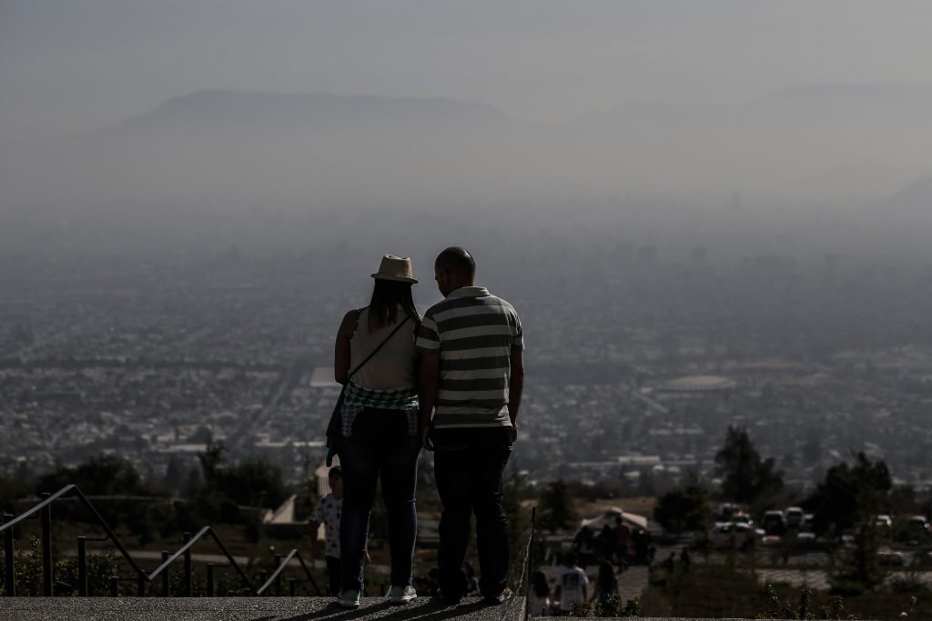 Alerta ambiental para mañana en RM: Se mantiene restricción de un dígito
