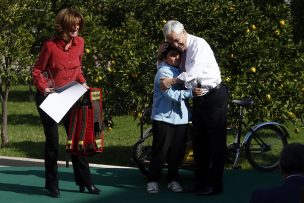 Piñera celebra Día Internacional del Reciclaje premiando al “Niño Planeta”