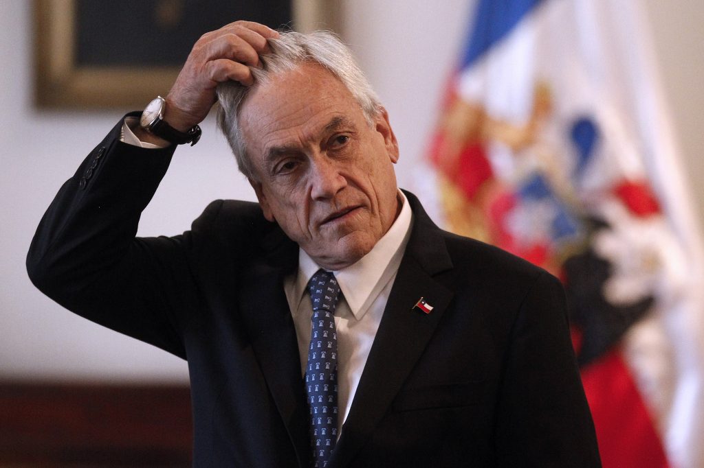 La Moneda sospecha “trampa” del PC en la compra del televisor de 84 pulgadas