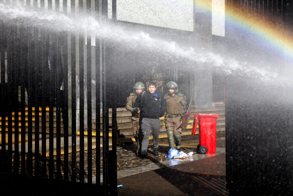 INDH anuncia recurso por “ingreso ilegal” de carabineros al Instituto Nacional