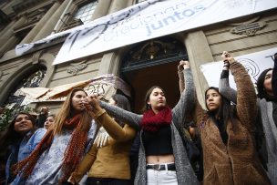 Estudiantes finalizan histórica toma feminista en la Universidad Católica