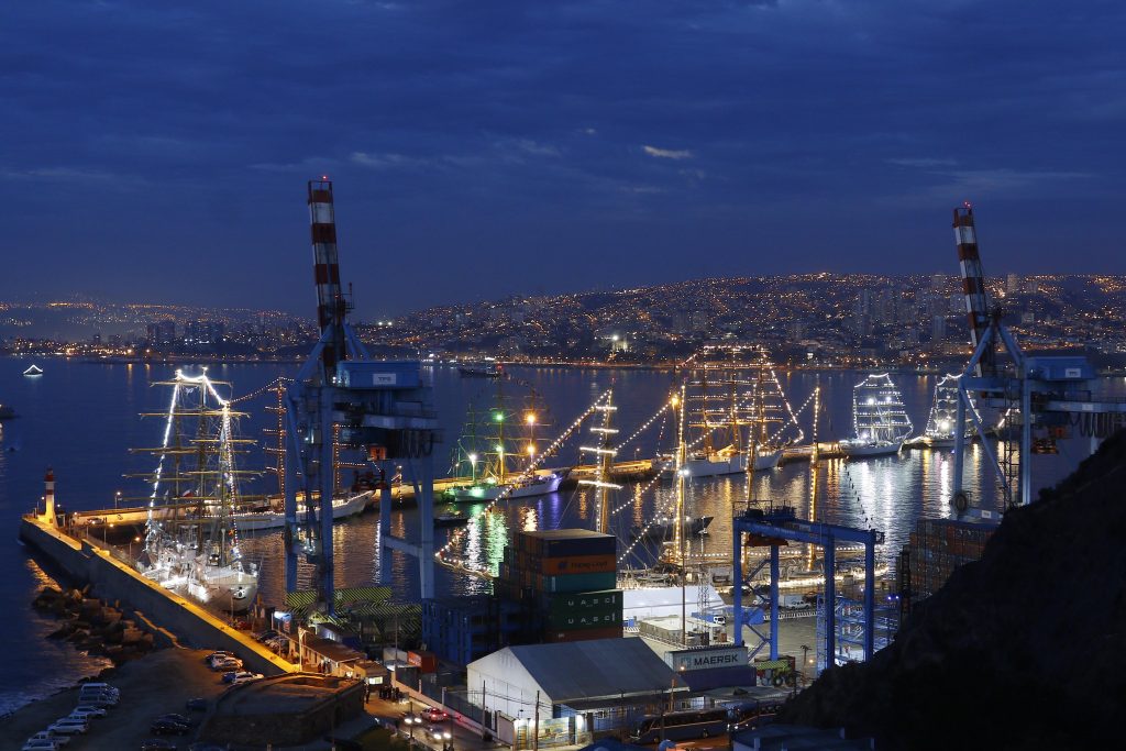 Veleros “Esmeralda” y “Juan Sebastián Elcano” podrán ser visitados en Valparaíso