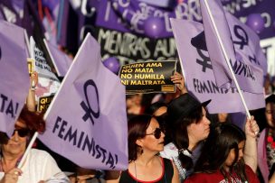 Cadem: 71% apoya demandas feministas, pero sólo el 31% respalda las tomas