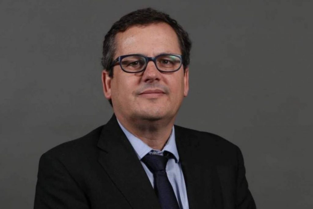 Ex director de Canal 13 causó indignación por atacar a quienes “linchan” a Herval Abreu