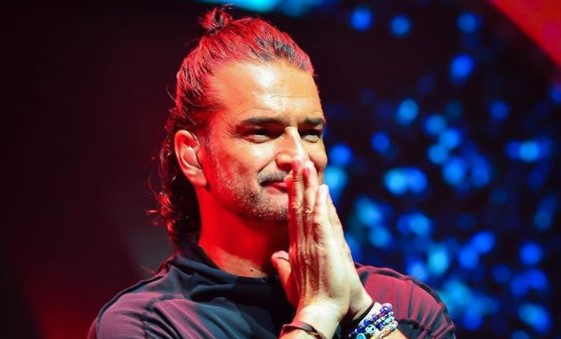Ricardo Arjona causó polémica por su mirada sobre el acoso: “Si no denuncian, se hacen cómplice”