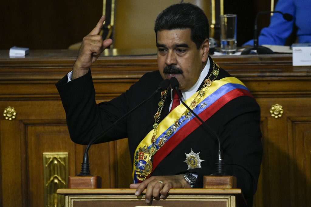 Maduro acusa a EEUU de promover corrupción para destruir petrolera venezolana