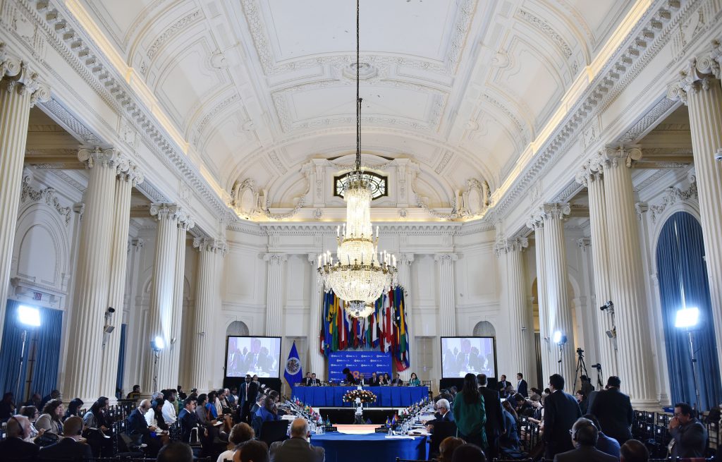 OEA abre la puerta a eventual suspensión de Venezuela del organismo