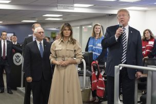 Melania Trump pide acuerdo para evitar separar a familias migrantes