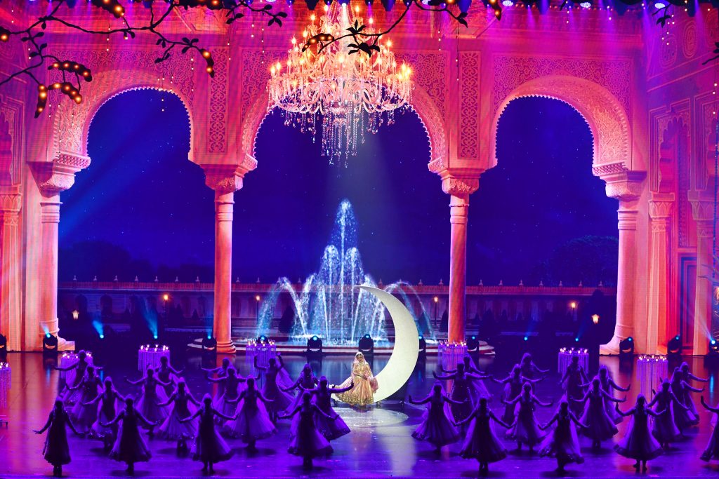 Bollywood entrega sus galardones en ausencia de los principales premiados