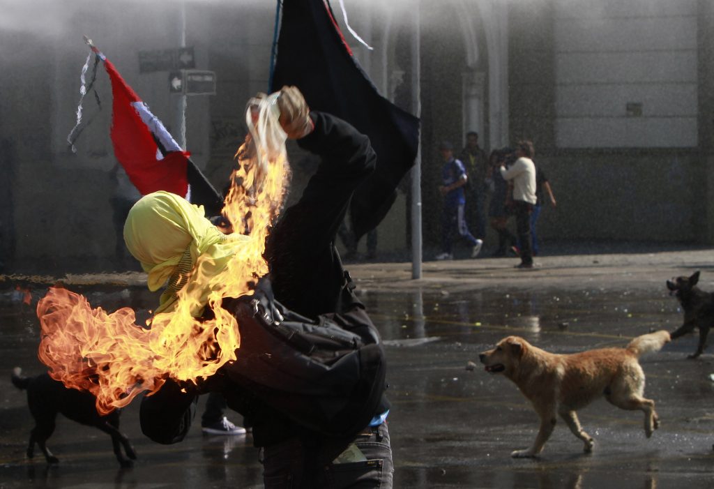 Alessandri anuncia medidas “con fuerza” tras hallazgo de bombas molotov en Instituto Nacional