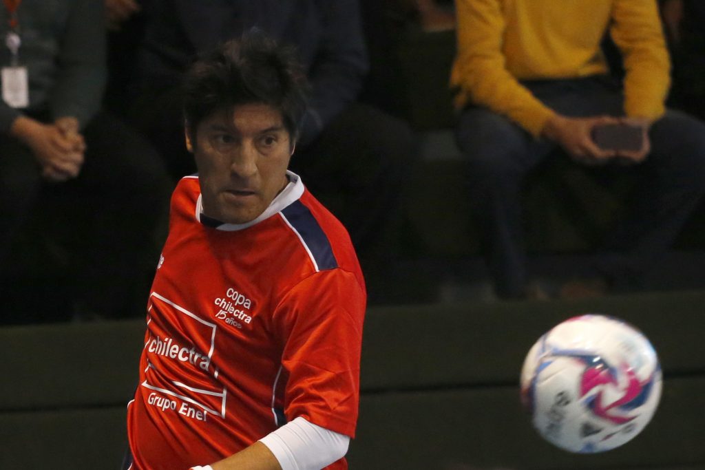 Zamorano pide calma en la Selección: “Lo de Bravo y Vidal no le hace bien al fútbol”