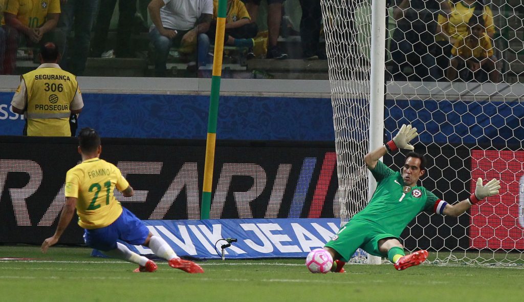 Chilenos creen que Claudio Bravo volverá a “La Roja”