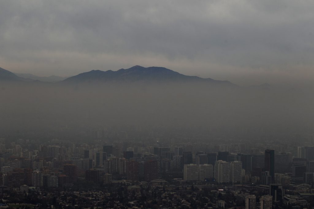 Este sábado rige la primera preemergencia ambiental del año en la Región Metropolitana