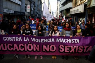 Baja convocatoria a marcha de la CUT, Confech y feministas en Valparaíso