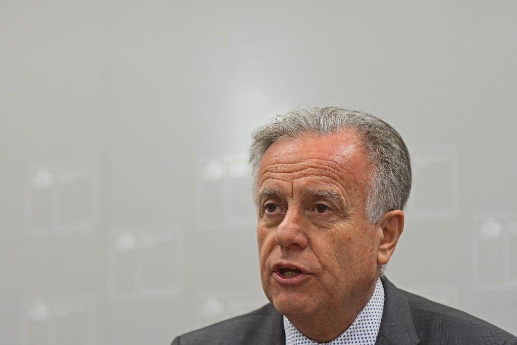 Comisión rechaza acusación constitucional contra ministro de Salud