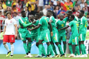 Senegal aprovecha los errores de Polonia y gana en su debut