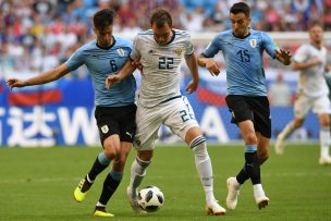 Uruguay goleó 3-0 a Rusia y ganó el Grupo A con puntaje perfecto