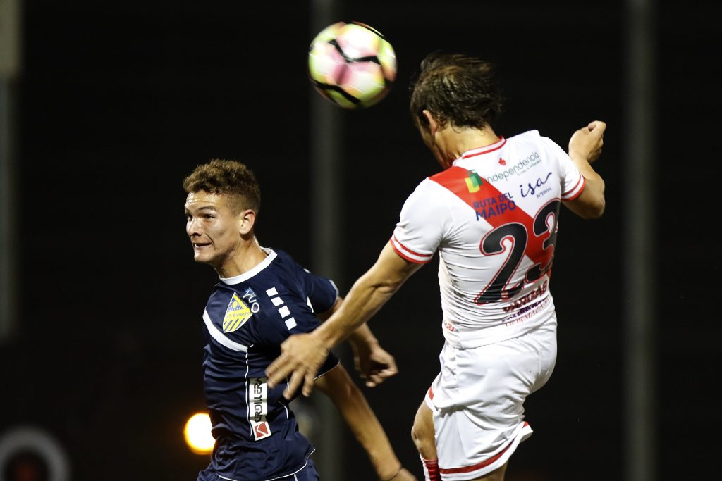 Barnechea da la sorpresa y elimina a Curicó de la Copa Chile