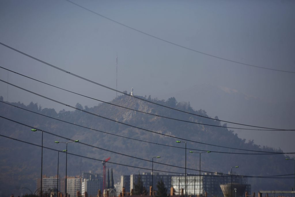 Nueva alerta ambiental para mañana, a pesar de sistema frontal del domingo