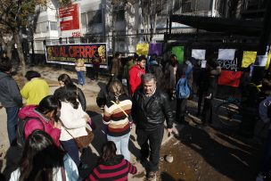 Apoderados del Liceo Amunátegui interponen recurso de protección