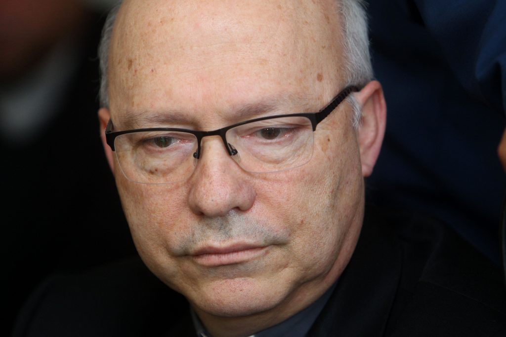 Obispo Goic tras renuncia: Cooperará en buscar “las respuestas que nos piden”