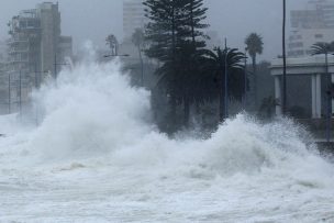 Frente frío también trae marejadas anormales y potencialmente destructivas