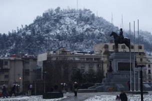 Alerta entre Atacama y Aysén por nevadas: En la RM caerían mañana y el lunes