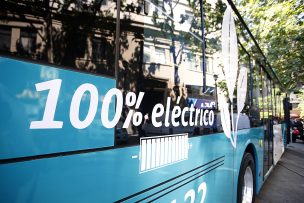 Pasajeros de Transantiago califican con nota 6,3 a buses eléctricos