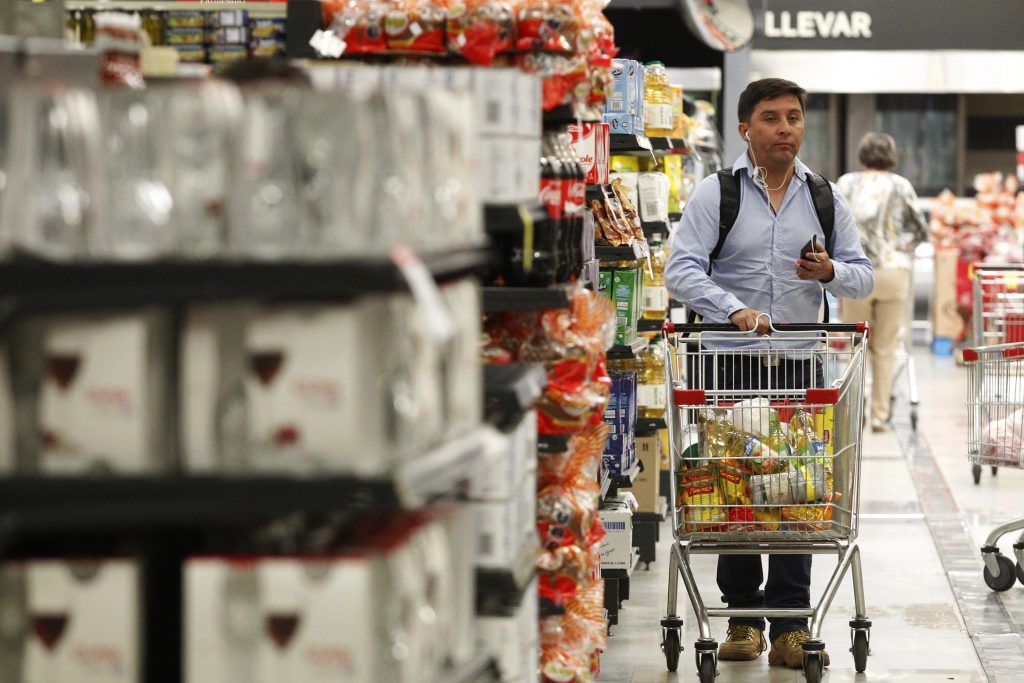Presupuesto familiar: Fundación Sol discrepa de datos entregados por el INE