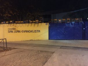 Alumnos se toman el colegio San Juan Evangelista en Las Condes