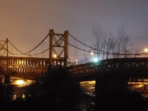 Puente ferroviario colapsa tras crecida del Río Cautin en La Araucanía