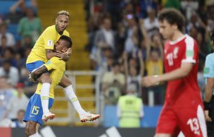 Brasil se queda con el primer lugar de su grupo sin mucho 