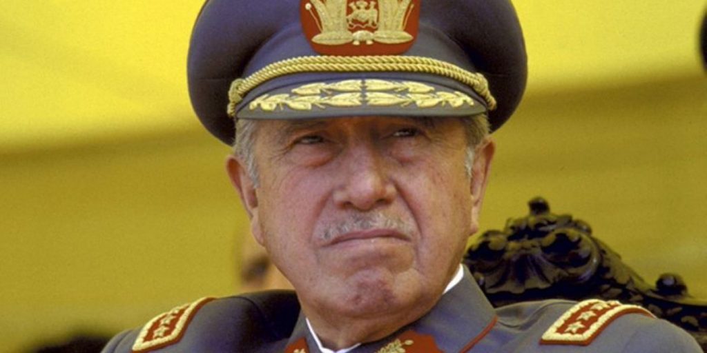 Villa Alemana revoca la calidad de “ciudadano ilustre” al general Augusto Pinochet y a José Toribio Merino