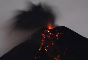 Al menos seis muertos por explosión en volcán de Guatemala