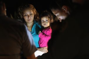 La mitad de los inmigrantes menores han sido reunidos con sus familias