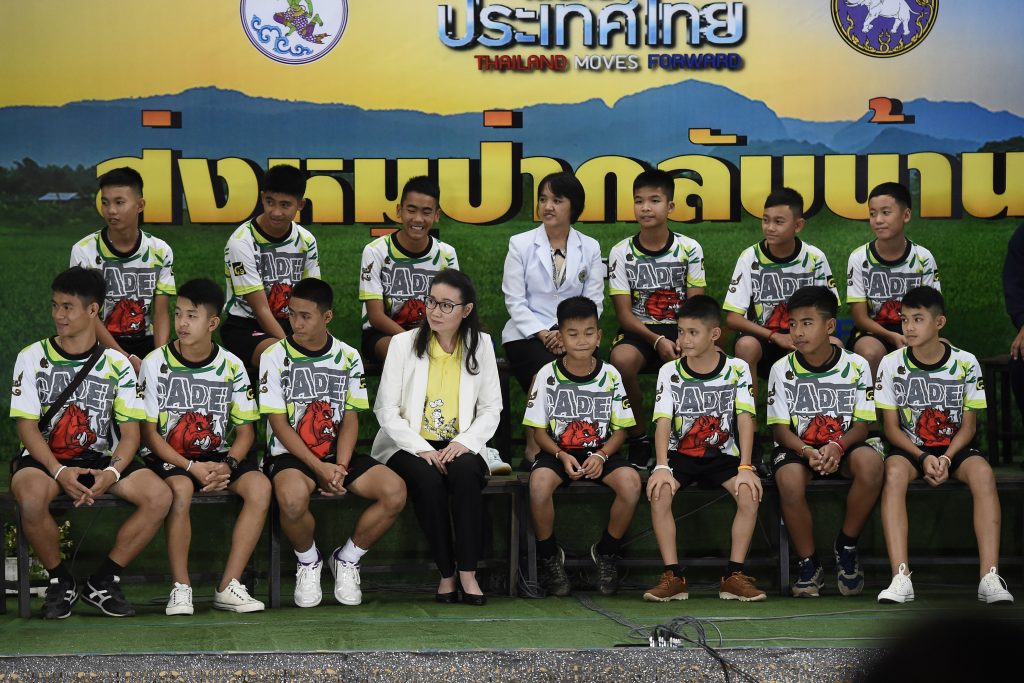 Niños atrapados en cueva de Tailandia aseguran que fue un “milagro” poder salir