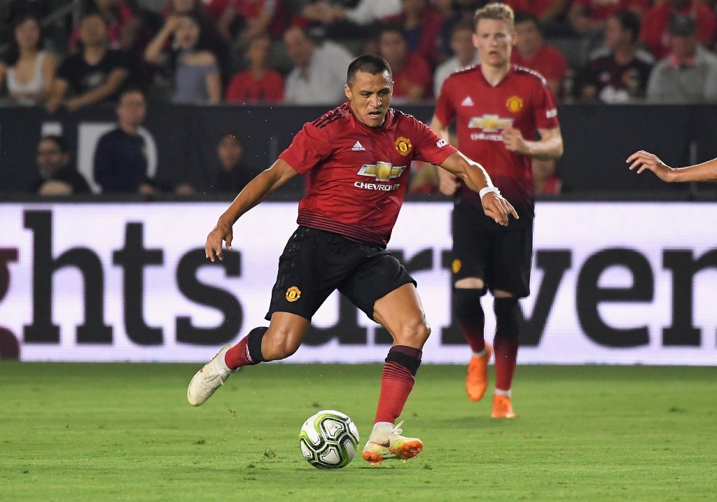 Alexis Sánchez anotó en el triunfo del Manchester United sobre el AC Milán