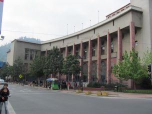 Alumnas de Derecho en la U. de Chile decidieron continuar con paro