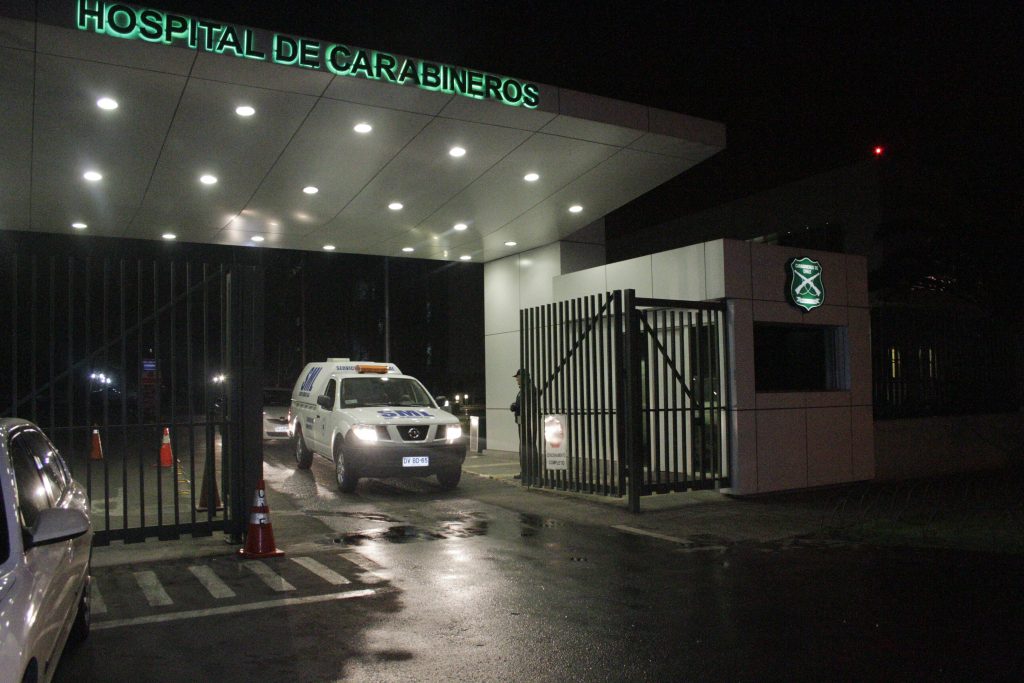 Emergencia química en Hospital de Carabineros moviliza a Bomberos en Ñuñoa