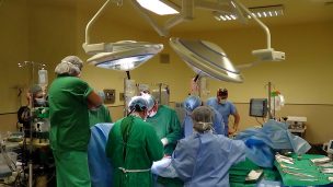 Informe revela que más de 1.300 médicos especialistas están en edad de jubilar
