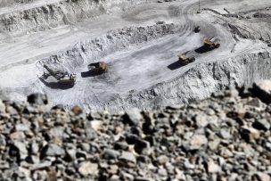 Cobre cae por octava jornada consecutiva y registra su precio más bajo en un año