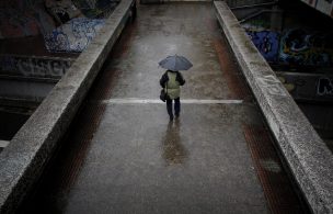 Granizo y agua lluvia cayeron en algunos sectores de la capital