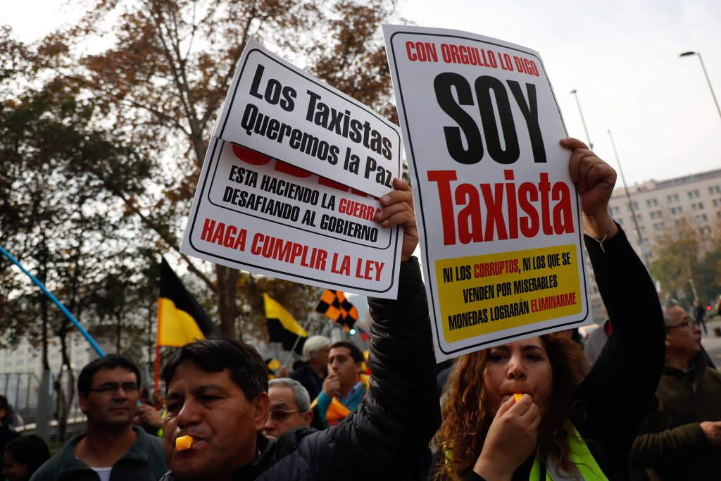Movilización nacional de taxistas contra la “Ley Uber”