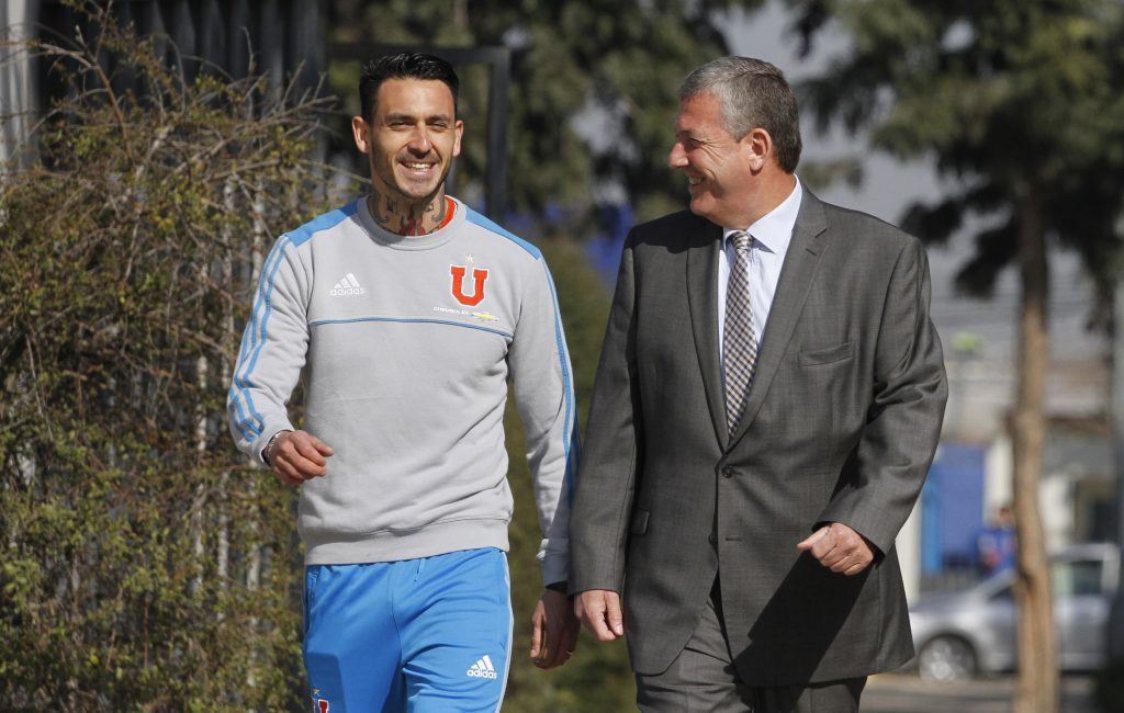 Carlos Heller: “Mauricio Pinilla no puede volver”