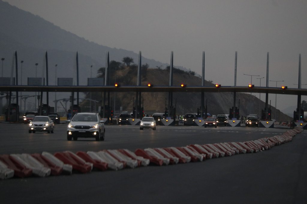 Unos 400 mil vehículos abandonarán la capital este fin de semana largo