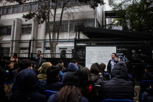 Regreso a clases de alumnos del Liceo Amunátegui se pospuso una semana