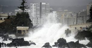 Lluvias seguirán hasta el mediodía en Valparaíso y marejadas todo el fin de semana