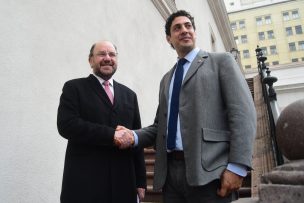 Ministro de Desarrollo Social presenta al nuevo director INJUV