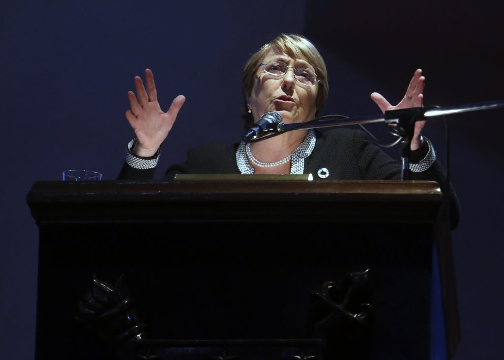 Bachelet aseguró que Chile se “convirtió en un experimento neoliberal”